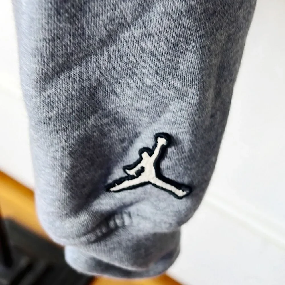 Jordan Men's Essential Holiday Fleece Crew in Grey/Plaid Size Medium Unisex Spel